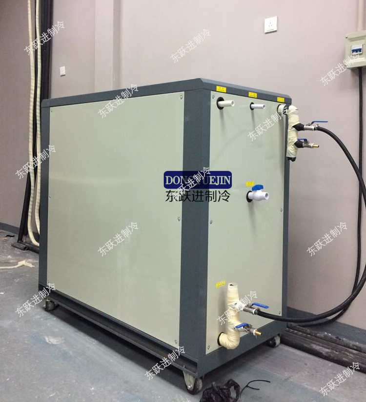 風(fēng)冷式冷水機安裝 風(fēng)冷式冷水機安裝